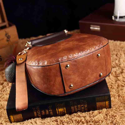 Vera - Elegant Leather Crossbody Bag