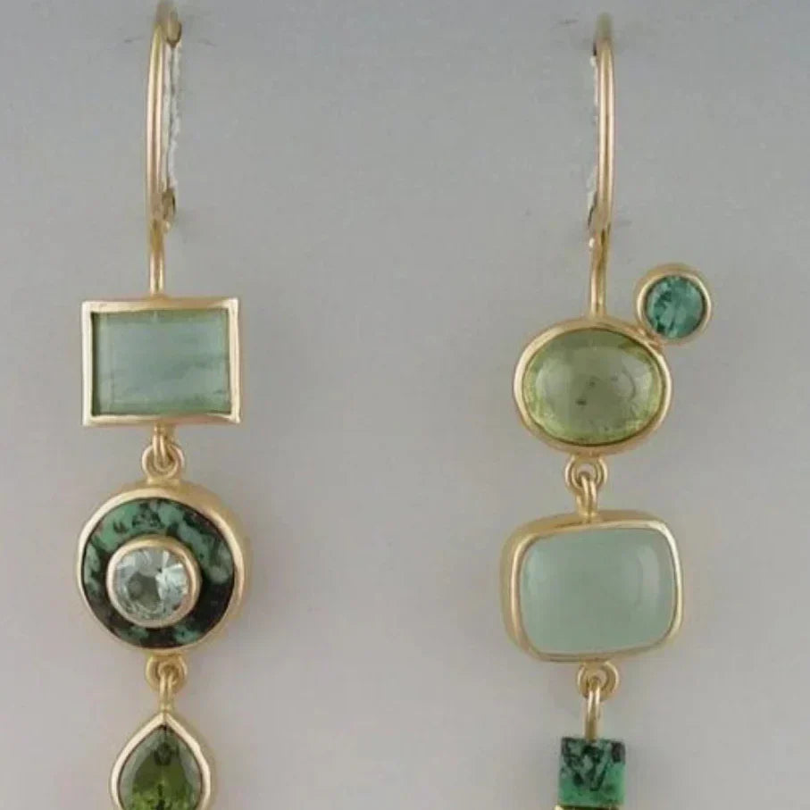 Amy – Vintage Green Dangling Earrings
